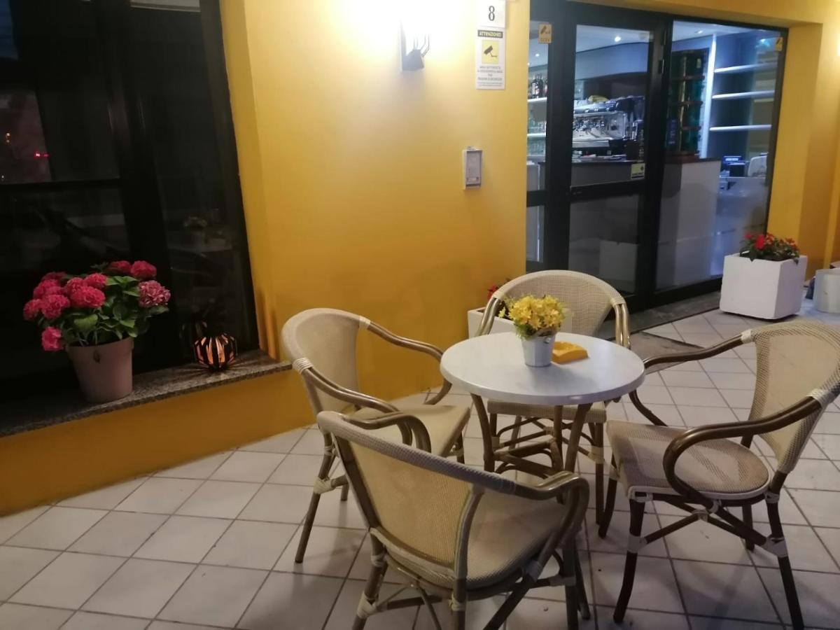 Hotel Bologna Rimini Exteriör bild